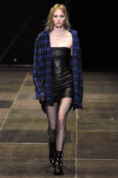 Look 38
